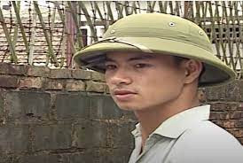 Vai Núi trong Sóng ở đáy sông đưa tên tuổi của nghệ sĩ Xuân Bắc đến gần hơn với khán giả. Vai Núi trong Sóng ở đáy sông đưa tên tuổi của nghệ sĩ Xuân Bắc đến gần hơn với khán giả.