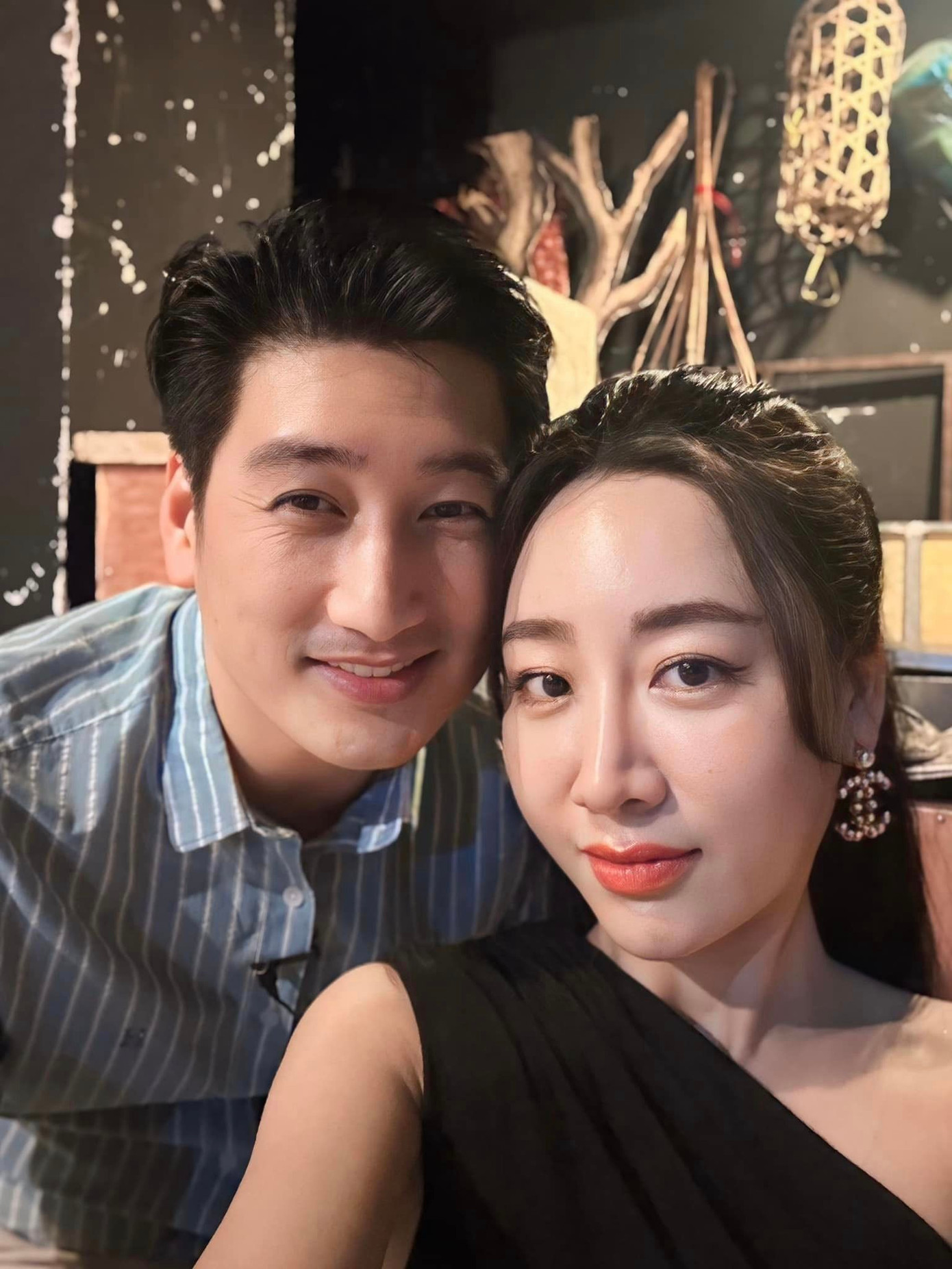 Thùy Anh không ngần ngại chia sẻ những hình ảnh hạnh phúc bên NSƯT Ngọc Quỳnh.