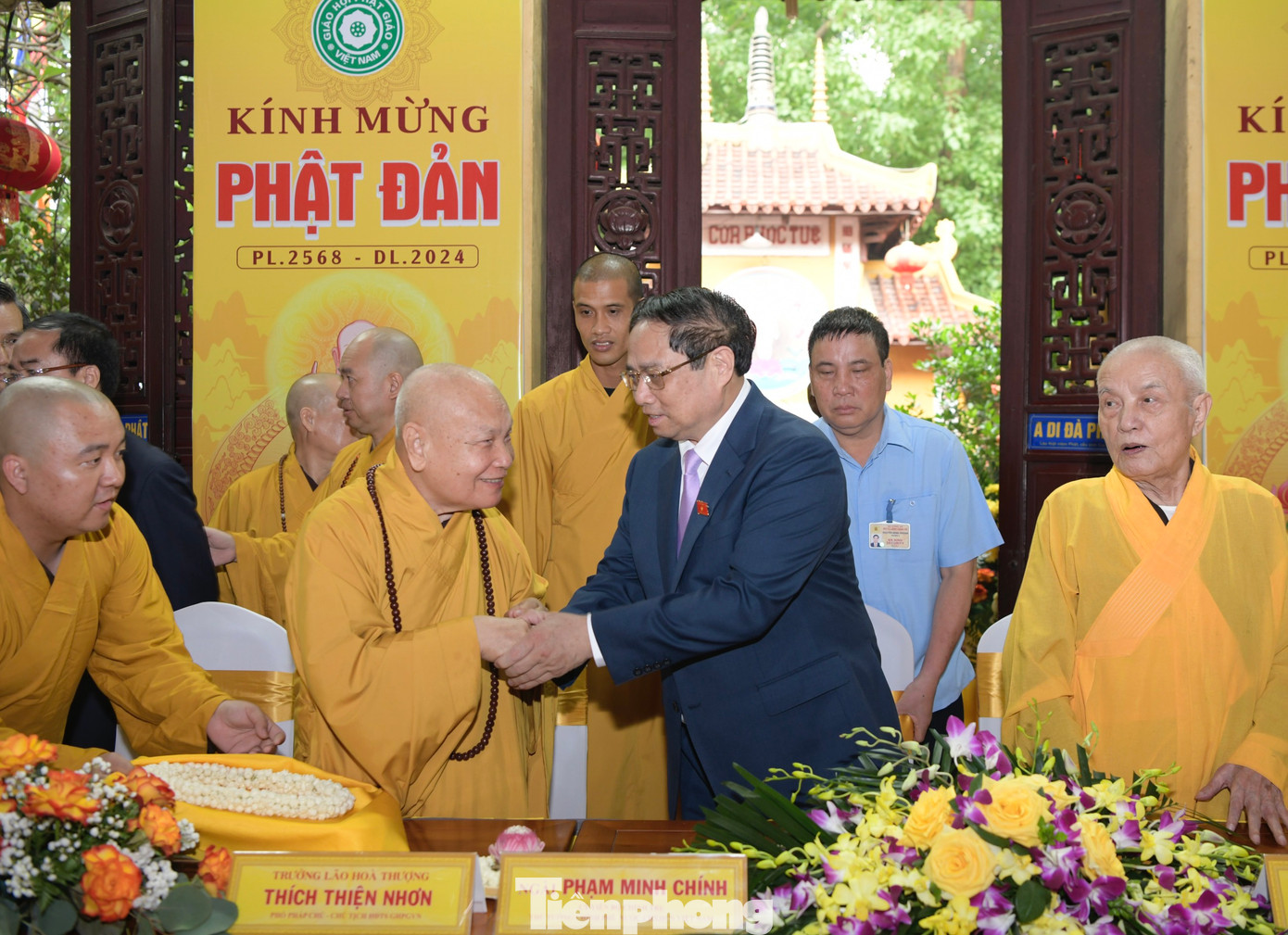 Thủ tướng Phạm Minh Chính thăm, chúc mừng các chư tôn giáo phẩm Giáo hội Phật giáo Việt Nam (GHPGVN), tăng ni và Phật tử dịp Đại lễ Phật đản Phật lịch 2568 năm 2024, sáng 22/5 (tức 15/4 âm lịch) tại chùa Quán Sứ. Phật Đản là ngày lễ trọng đại được tổ chức vào tháng 4 âm lịch, đặc biệt là ngày rằm tháng Tư để kỷ niệm ngày Đức Phật đản sinh. Ngày Phật Đản là một trong ba ngày lễ lớn trong năm của đạo Phật (Phật Đản, Vu lan, Thành đạo).