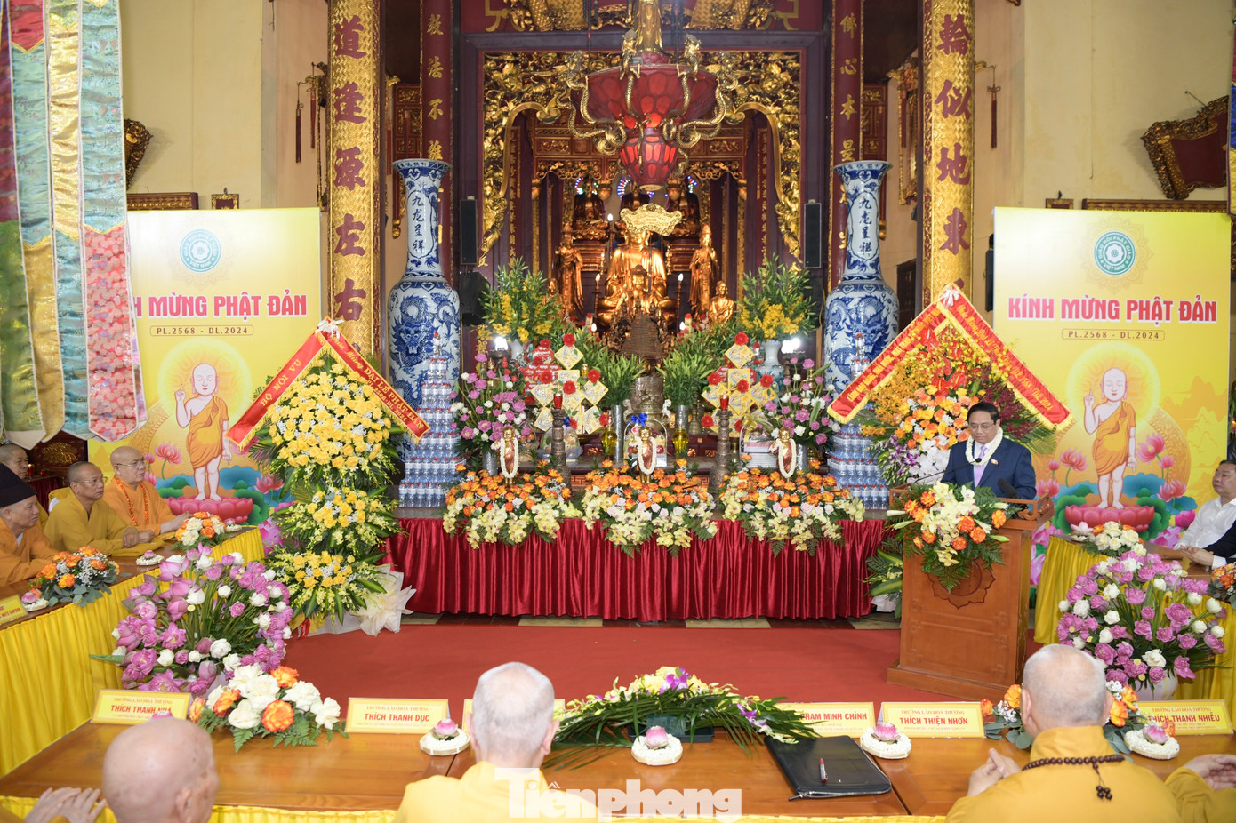 Thủ tướng ghi nhận cùng với các tôn giáo, tín ngưỡng khác, Phật giáo Việt Nam đã định hướng đời sống tinh thần và xây dựng các chuẩn mực đạo đức góp phần thúc đẩy đất nước phát triển.