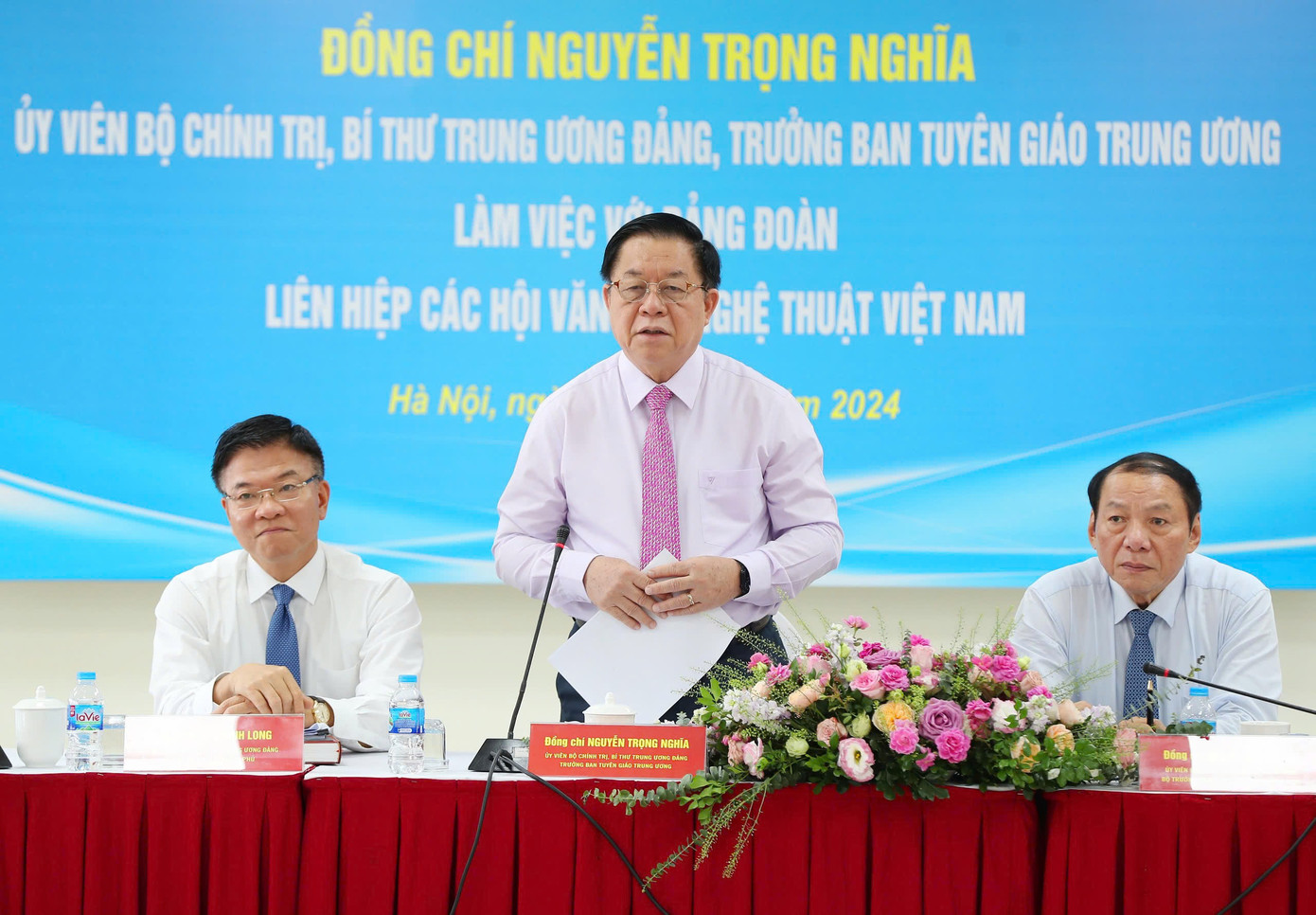 Ủy viên Bộ Chính trị, Bí thư T.Ư Đảng, Trưởng Ban Tuyên giáo T.Ư Nguyễn Trọng Nghĩa phát biểu tổng kết cuộc làm việc.