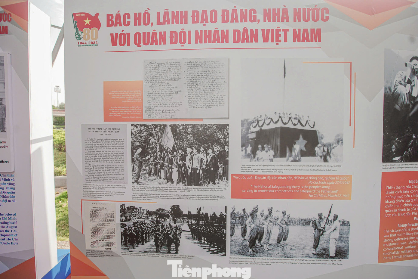 Với 80 tác phẩm được chia thành 3 phần: Bác Hồ, Lãnh đạo Đảng, Nhà nước với Quân đội Nhân dân Việt Nam, Quân đội Nhân dân Việt Nam trong sự nghiệp xây dựng và bảo vệ Tổ quốc xã hội chủ nghĩa, Lăng Chủ tịch Hồ Chí Minh - Công trình của “Lòng dân, ý Đảng”, người xem có thể thấy được lịch sử ra đời và sự phát triển của QĐND Việt Nam trong 80 năm qua.