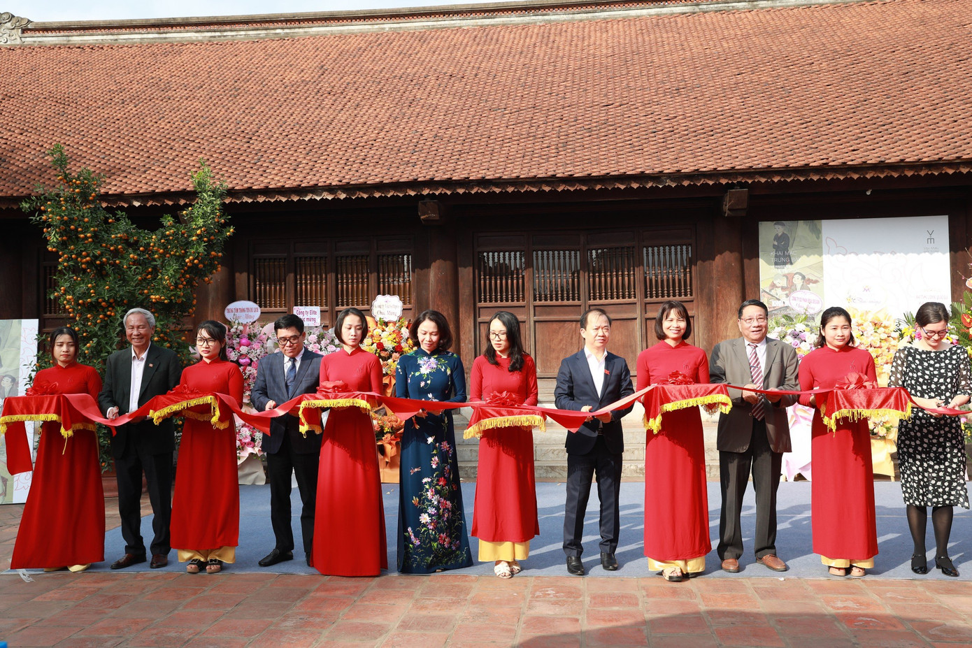 "Trưng bày là sự tri ân và tôn vinh công lao đóng góp của các bậc tiền nhân, các danh nhân đã đặt nền móng cho sự phát triển nền giáo dục quốc gia, tạo nên tầng lớp trí thức trong xã hội Việt Nam”, Giám đốc Sở Văn hóa và Thể thao Hà Nội nêu. "Trưng bày là sự tri ân và tôn vinh công lao đóng góp của các bậc tiền nhân, các danh nhân đã đặt nền móng cho sự phát triển nền giáo dục quốc gia, tạo nên tầng lớp trí thức trong xã hội Việt Nam”, Giám đốc Sở Văn hóa và Thể thao Hà Nội nêu.