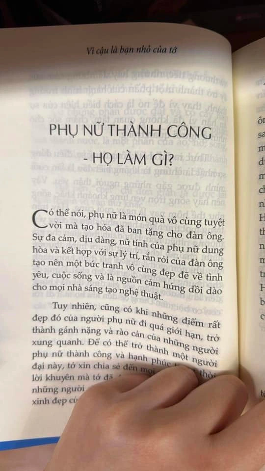 Phần nội dung trong Vì cậu là bạn nhỏ của tớ gây tranh cãi vì hạ thấp, khinh thường phụ nữ. Phần nội dung trong Vì cậu là bạn nhỏ của tớ gây tranh cãi vì hạ thấp, khinh thường phụ nữ.