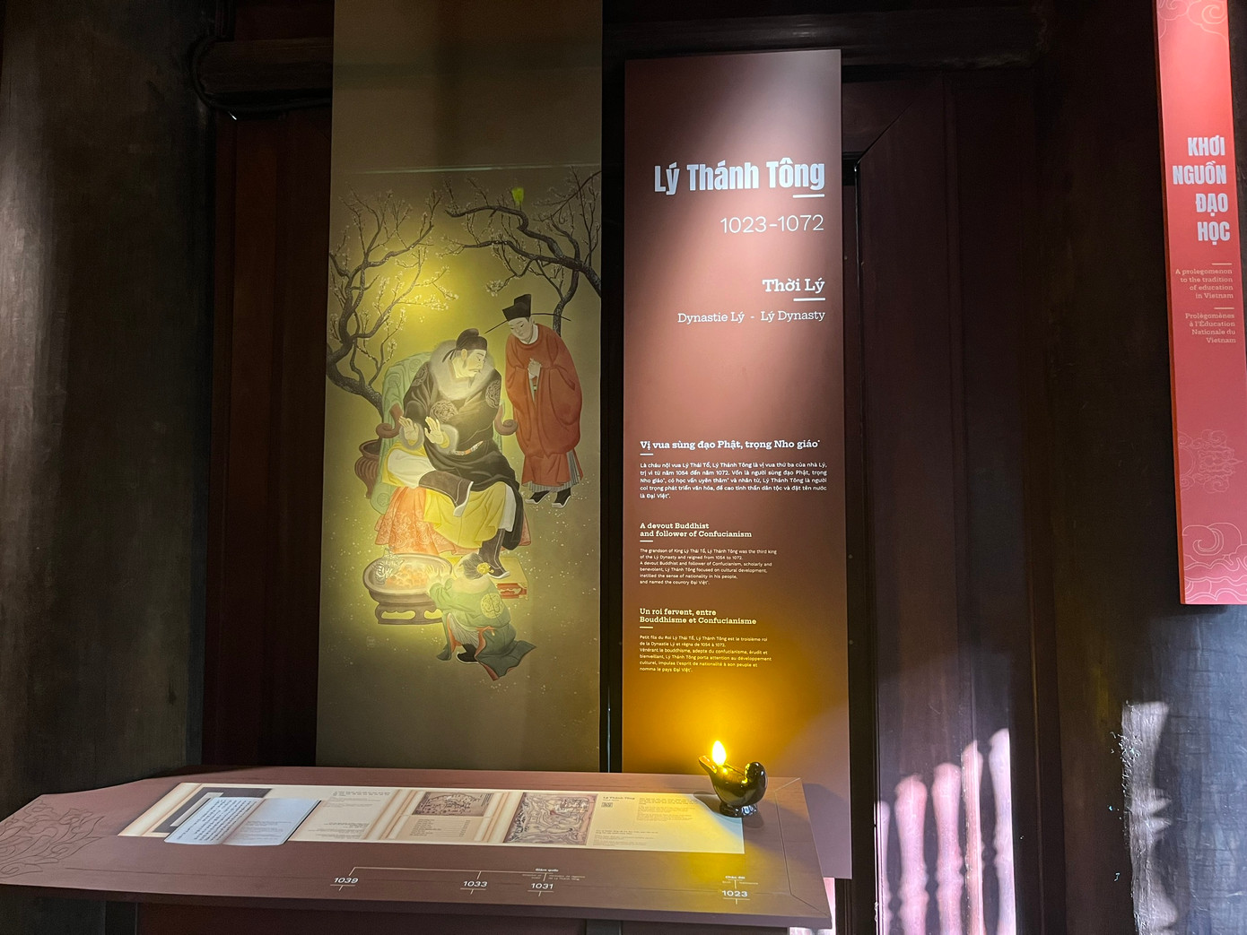 "Chúng tôi cùng nhau kể câu chuyện về ba vị vua, một hoàng hậu, một nhà giáo và các tiến sĩ. Họ đều là những người đức độ, thông tuệ, cùng chia sẻ tầm nhìn về nhà trường, giáo dục - nhân tố cho phép hướng đến một xã hội yên bình, thịnh vượng và công bằng hơn”, ông Lê Xuân Kiêu nói. "Chúng tôi cùng nhau kể câu chuyện về ba vị vua, một hoàng hậu, một nhà giáo và các tiến sĩ. Họ đều là những người đức độ, thông tuệ, cùng chia sẻ tầm nhìn về nhà trường, giáo dục - nhân tố cho phép hướng đến một xã hội yên bình, thịnh vượng và công bằng hơn”, ông Lê Xuân Kiêu nói.