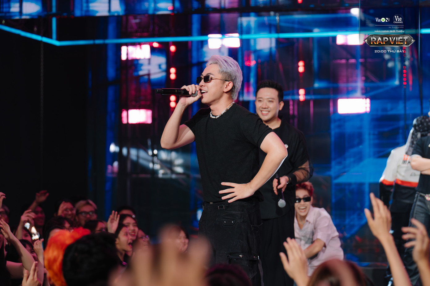 Những màn rap diss (rap tấn công) huấn luyện viên B Ray của các thí sinh Rap Việt được đăng tải trên nhiều nền tảng mạng xã hội. Những màn rap diss (rap tấn công) huấn luyện viên B Ray của các thí sinh Rap Việt được đăng tải trên nhiều nền tảng mạng xã hội.