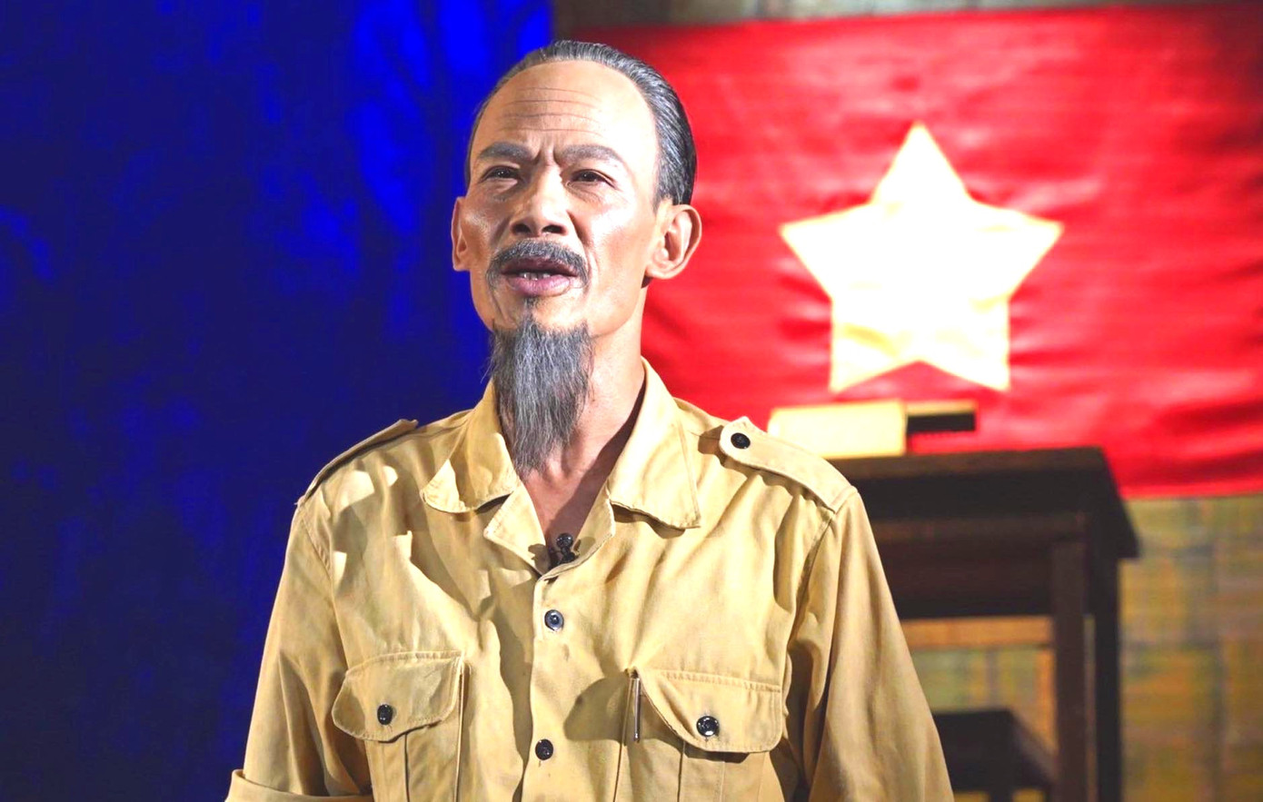 Tạo hình của diễn viên Minh Hải trong vở Đêm trắng của Nhà hát Kịch Việt Nam. Tạo hình của diễn viên Minh Hải trong vở Đêm trắng của Nhà hát Kịch Việt Nam.