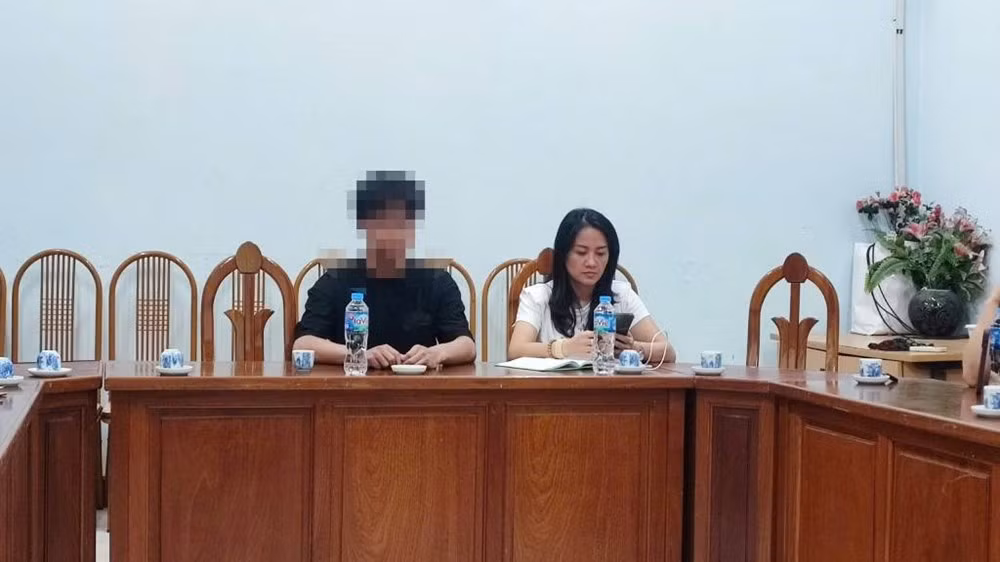 Cá nhân thực hiện hành vi chuyển khoản 10.000 đồng ủng hộ bão dưới mác Liên đoàn Xiếc Việt Nam đến trình diện.