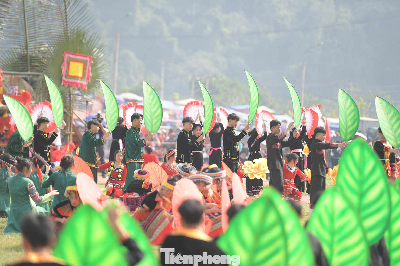 Lễ hội Lồng Tông - di sản văn hóa phi vật thể quốc gia - là một sinh hoạt văn hóa cộng đồng từ nhiều đời nay của đồng bào các dân tộc Tày, Nùng. Đây là dịp để nhân dân bày tỏ lòng biết ơn đến thánh thần, tổ tiên, những người có công khai hoang, lập đất trồng cấy lúa nước và hoa màu.