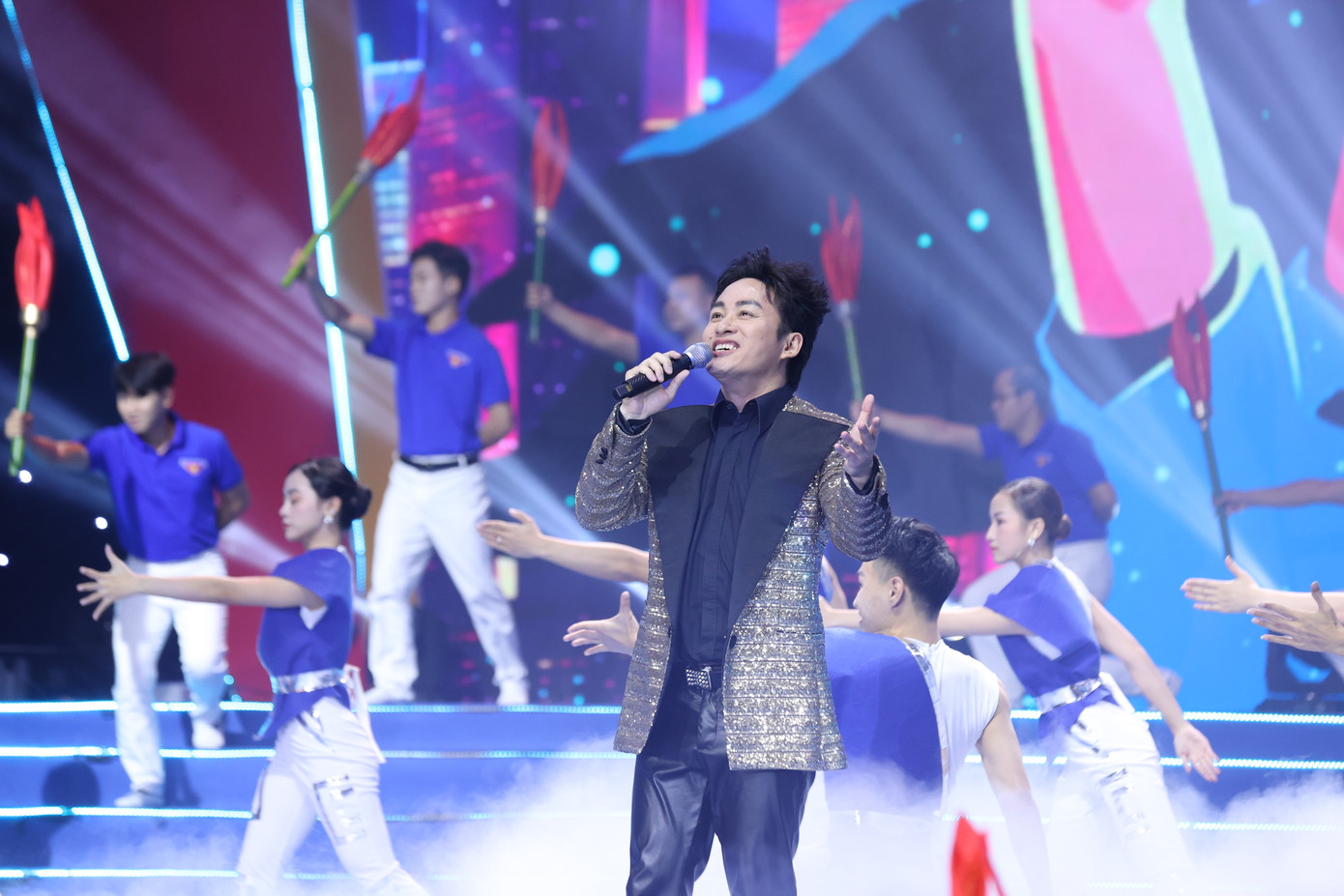 Những ca khúc ngợi ca ngành Cơ yếu được thể hiện qua giọng hát của Tùng Dương, Minh Quân, Vũ Thắng Lợi... Những ca khúc ngợi ca ngành Cơ yếu được thể hiện qua giọng hát của Tùng Dương, Minh Quân, Vũ Thắng Lợi...