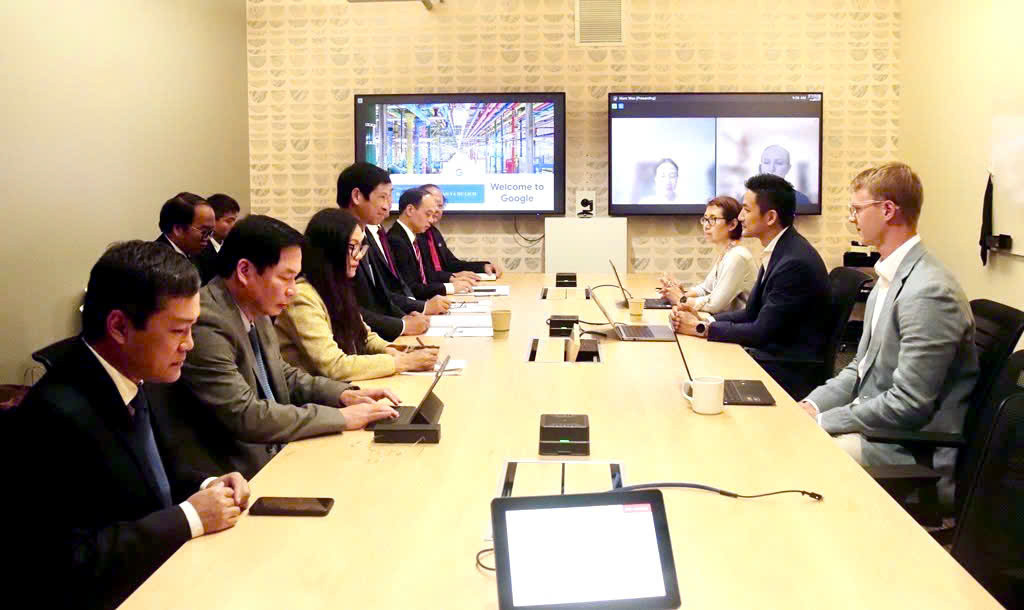 Đoàn công tác của Bộ VHTTDL do Thứ trưởng Hồ An Phong làm trưởng đoàn làm việc với đại diện lãnh đạo Google tại trụ sở của tập đoàn này ở Hoa Kỳ.