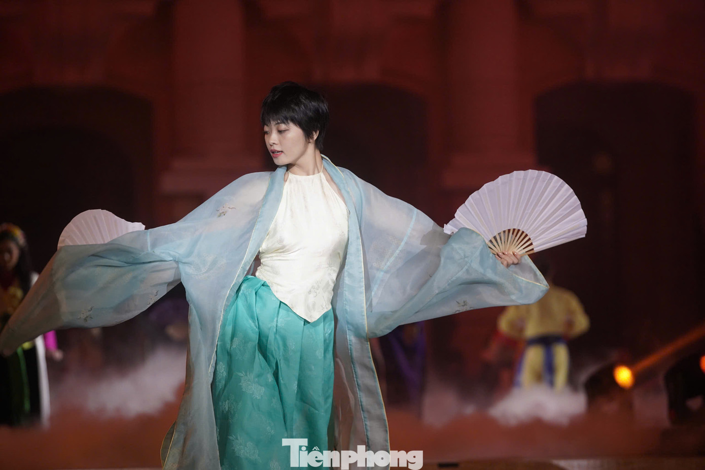 Với chủ đề Giao lộ sáng tạo diễn ra ngày 9-17/11, thu hút hơn 500 đơn vị, nhà sáng tạo, kiến trúc sư, nghệ nhân, đặc biệt là nhiều nghệ sĩ trẻ trong các lĩnh vực thiết kế. Lễ hội được hình thành dọc theo 7 công trình di sản lịch sử tiêu biểu của Hà Nội với hơn 100 hoạt động sáng tạo thuộc các lĩnh vực công nghiệp văn hóa như kiến trúc, thiết kế, trình diễn, thủ công mỹ nghệ...