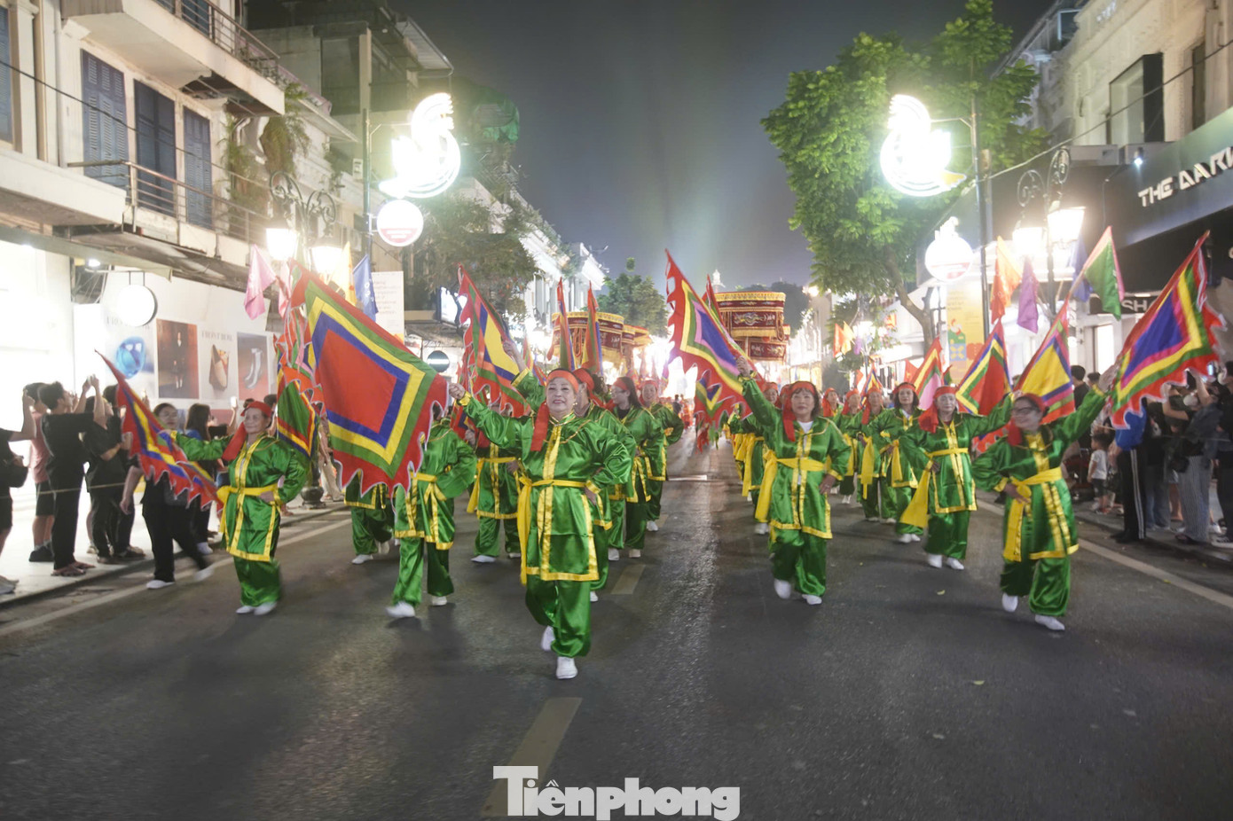 Một trong những điểm nhấn của lễ khai mạc năm 2024 là Lễ diễu hành. Hoạt động Diễu hành phố chợ là sân chơi sáng tạo, nhằm tôn vinh văn hóa Việt Nam qua góc nhìn đương đại.