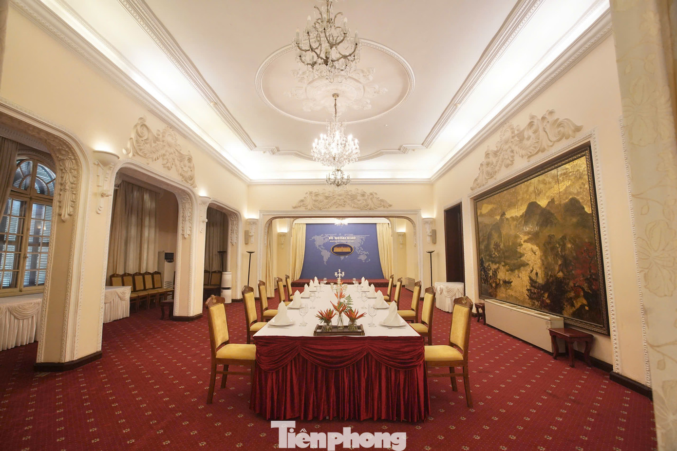 Dự án công trình kiến trúc Dòng mở ra cơ hội khám phá tòa nhà Bắc Bộ Phủ - biểu tưởng về lòng yêu nước của con người Thủ đô trong quá khứ. Tên dự án cũng gợi sự liên tưởng về dòng chảy lịch sử hào hùng của Thủ đô.