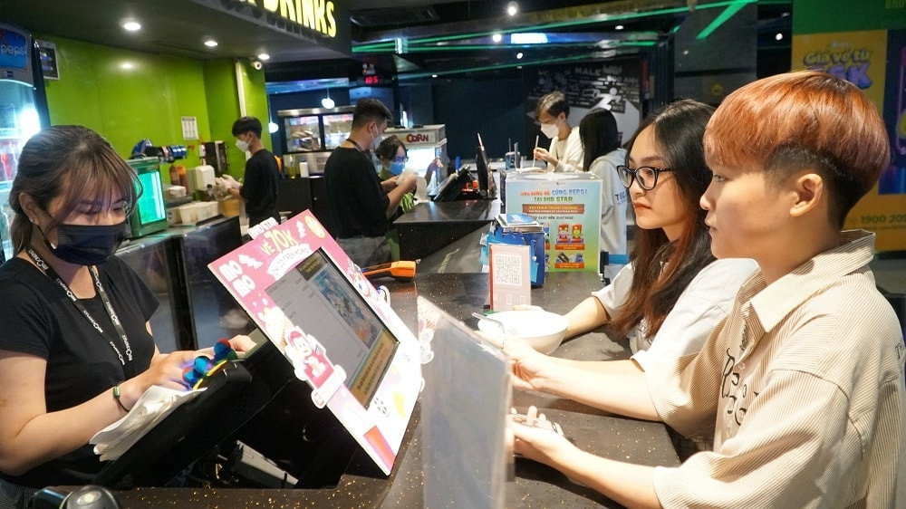 Nhiều doanh nghiệp về điện ảnh còn gặp khó sau dịch COVID-19. Nhiều doanh nghiệp về điện ảnh còn gặp khó sau dịch COVID-19.