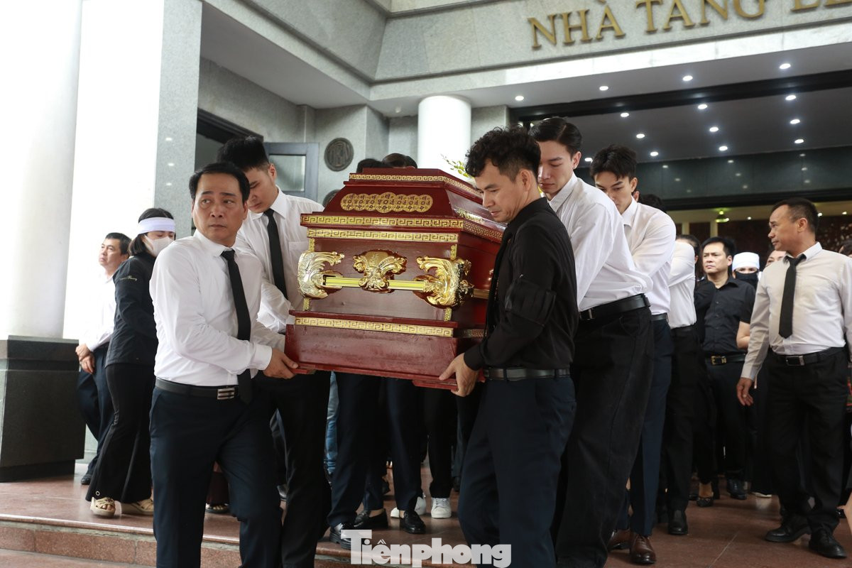 Lễ truy điệu, di quan bắt đầu lúc 8h45 ngày 19/7. Sau đó, NSƯT Bùi Phương Nga được hỏa táng tại đài hóa thân Hoàn Vũ (Văn Điển, Hà Nội).