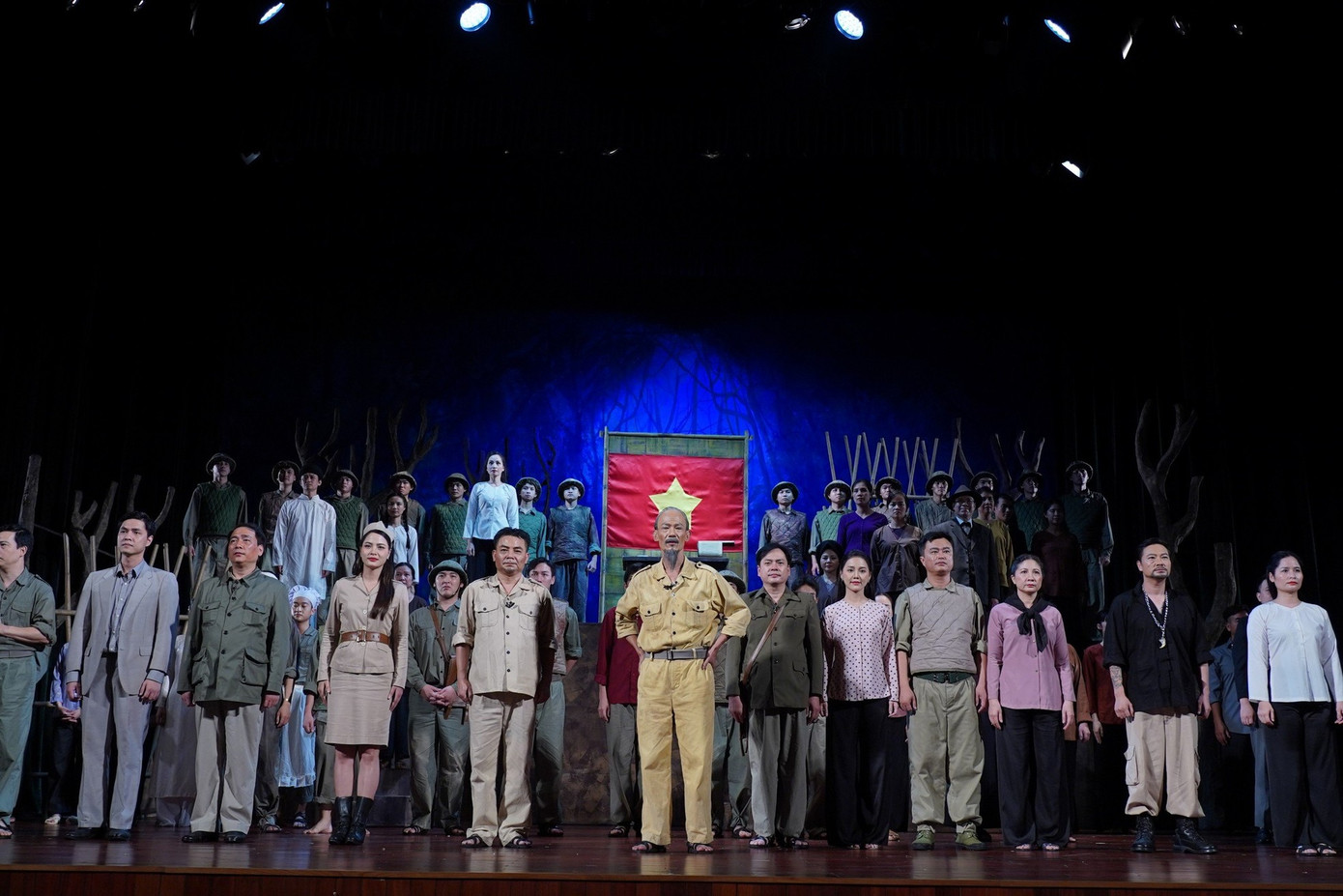 Vở Đêm trắng do NSND Xuân Bắc dàn dựng nhận 4 huy chương Vàng trong Liên hoan Kịch nói toàn quốc 2024.