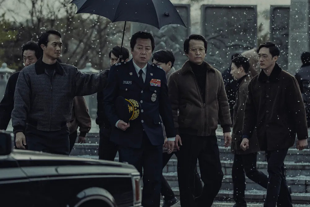 1987: Ngày định mệnh lấy bối cảnh năm 1987, mở đầu bằng cái chết thương tâm, đầy uẩn khúc của Park Jong Chul (Yeo Jin Goo).