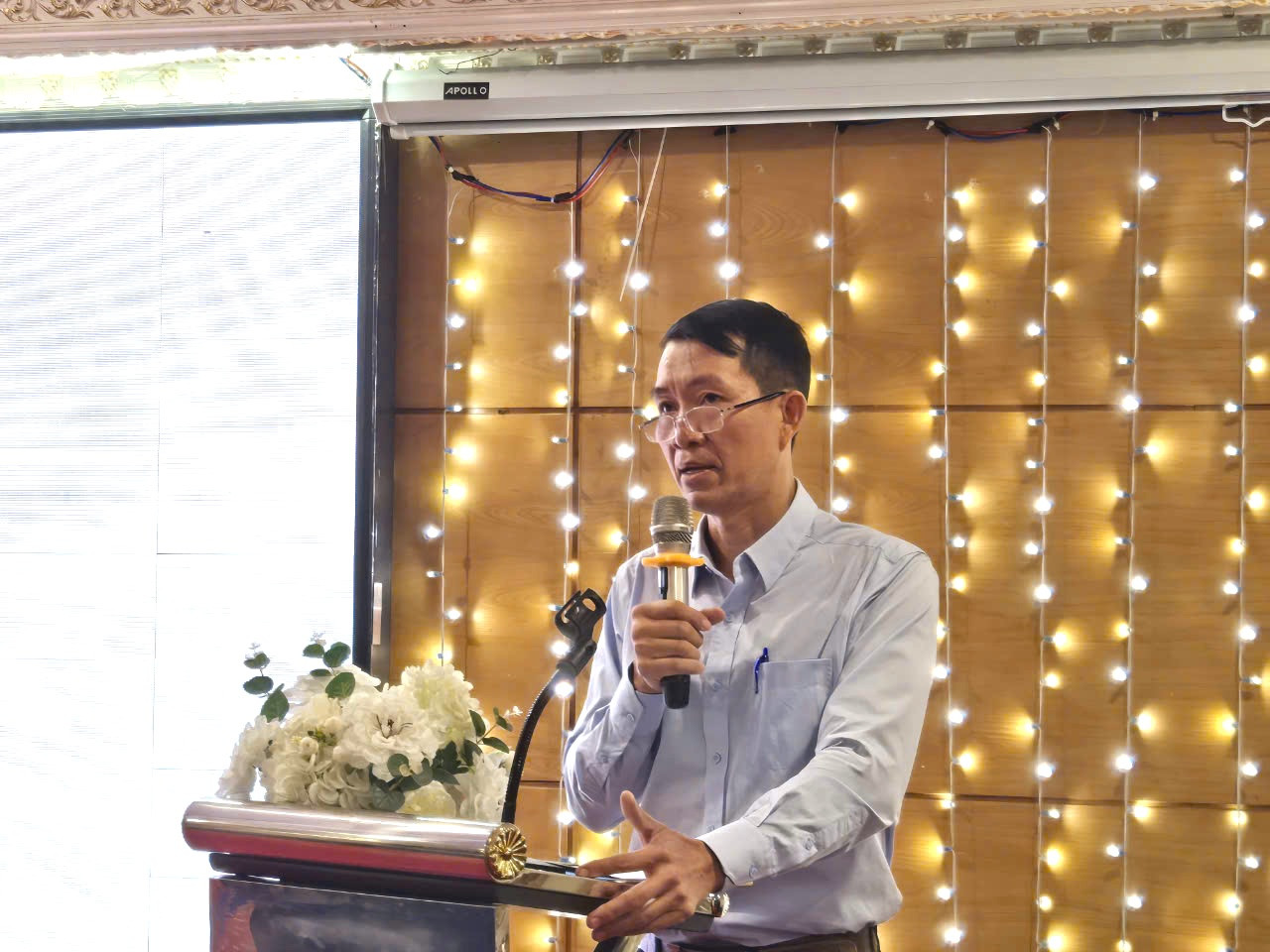 Thạc sĩ Trần Quang Trung - Phó trưởng khoa Luật, Đại học Duy Tân - cho rằng ranh giới giữa sao chép và trích dẫn tác phẩm còn mong manh, gây ra nhiều sự nhầm lẫn. Thạc sĩ Trần Quang Trung - Phó trưởng khoa Luật, Đại học Duy Tân - cho rằng ranh giới giữa sao chép và trích dẫn tác phẩm còn mong manh, gây ra nhiều sự nhầm lẫn.