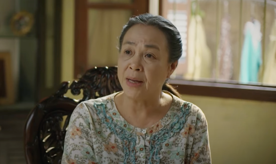 Bà Trúc (NSƯT Thanh Quý) trách Linh vì nói dối mình. Bà Trúc (NSƯT Thanh Quý) trách Linh vì nói dối mình.