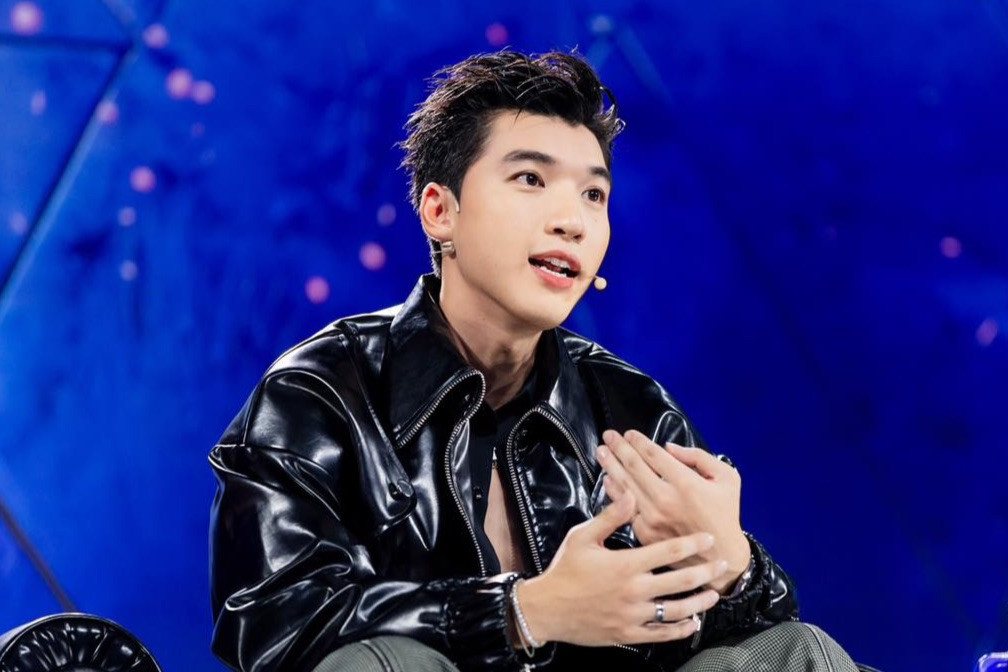 Sự xuất hiện của Hieuthuhai tại ghế nóng giám khảo Rap Việt khiến độ thảo luận về chương trình tăng vọt.