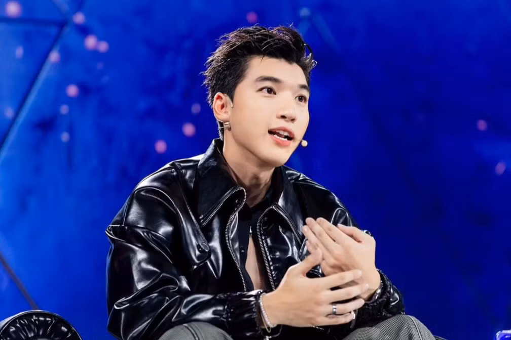 Sự xuất hiện của Hieuthuhai tại ghế nóng giám khảo Rap Việt khiến độ thảo luận về chương trình tăng vọt.