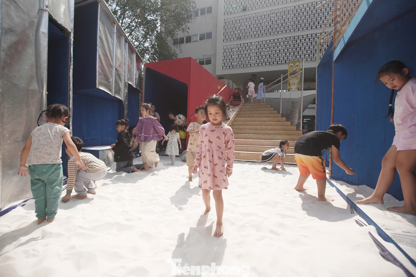 Với thiết kế này, Hành lang thơ ngây sẽ trở thành không gian để kết nối trẻ em và người lớn. Đây sẽ là nơi lớp lớp những thế hệ đều có cơ hội để chơi, để học hỏi, để trò chuyện và tương tác.