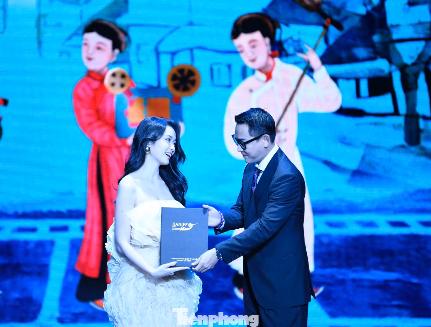 Giải thưởng đầu tiên được trao tại Lễ bế mạc và trao giải HANIFF 2024 là giải Diễn viên trẻ triển vọng (từ 18 đến 35 tuổi). Giải thưởng được trao cho diễn viên Ngọc Xuân - người đảm nhận vai nữ chính phim Ngày xưa có một chuyện tình.