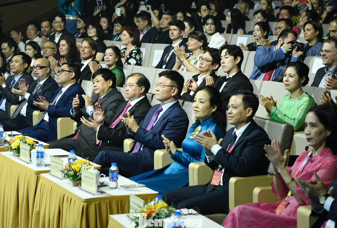 Sau 5 ngày tổ chức, từ ngày 7-11/11 với nhiều chương trình chiếu phim, hoạt động, Liên hoan phim quốc tế Hà Nội (HANIFF) lần thứ VII đã khép lại với nhiều dấu ấn. Liên hoan phim (LHP) góp phần tạo nên bầu không khí nghệ thuật nồng nhiệt dành cho khán giả Thủ đô và khát vọng sáng tạo với nghệ sĩ điện ảnh Việt Nam và quốc tế.