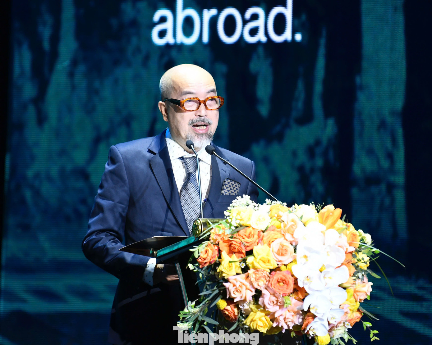 Phát biểu tại Lễ bế mạc và trao giải LHP, ông Vi Kiến Thành - Cục trưởng Cục Điện ảnh cho biết - Liên hoan Phim quốc tế Hà Nội lần thứ VII đã khẳng định uy tín và là biểu tượng cho tinh thần sáng tạo, hội nhập của điện ảnh Việt Nam và 51 nền điện ảnh trên thế giới với quy mô và hình thức tổ chức ngày một chuyên nghiệp.