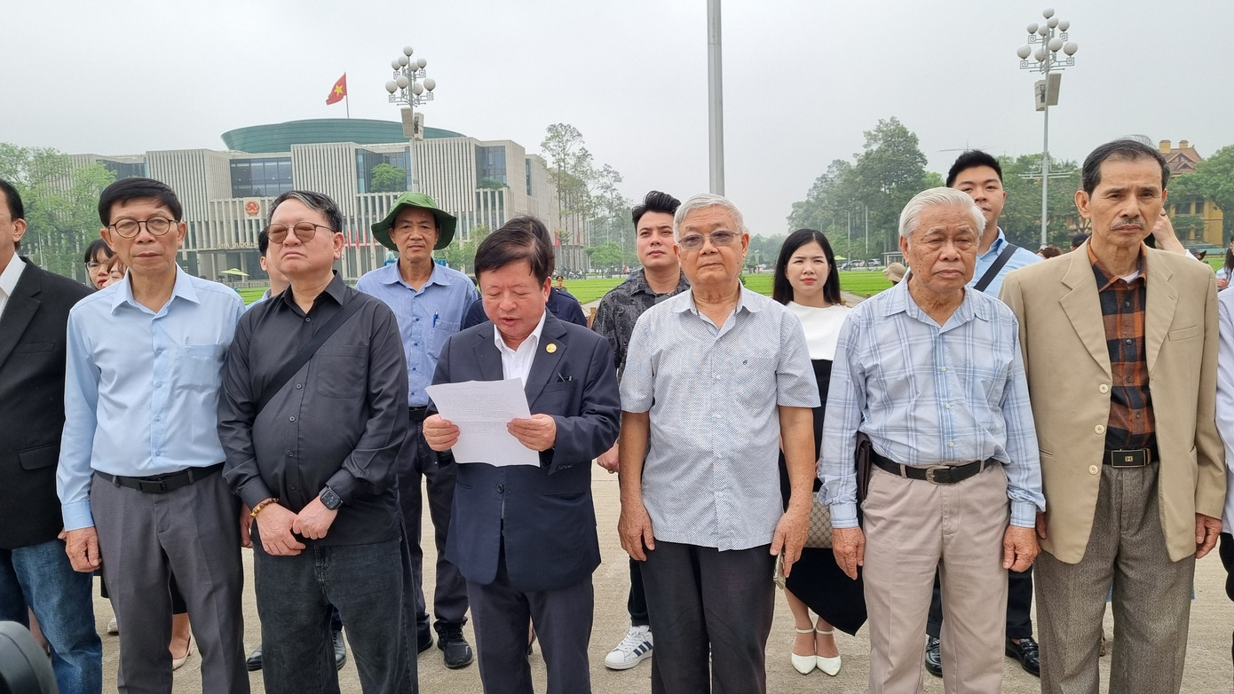 Lễ xuất quân được tổ chức tại Lăng Chủ tịch Hồ Chí Minh. Lễ xuất quân được tổ chức tại Lăng Chủ tịch Hồ Chí Minh.