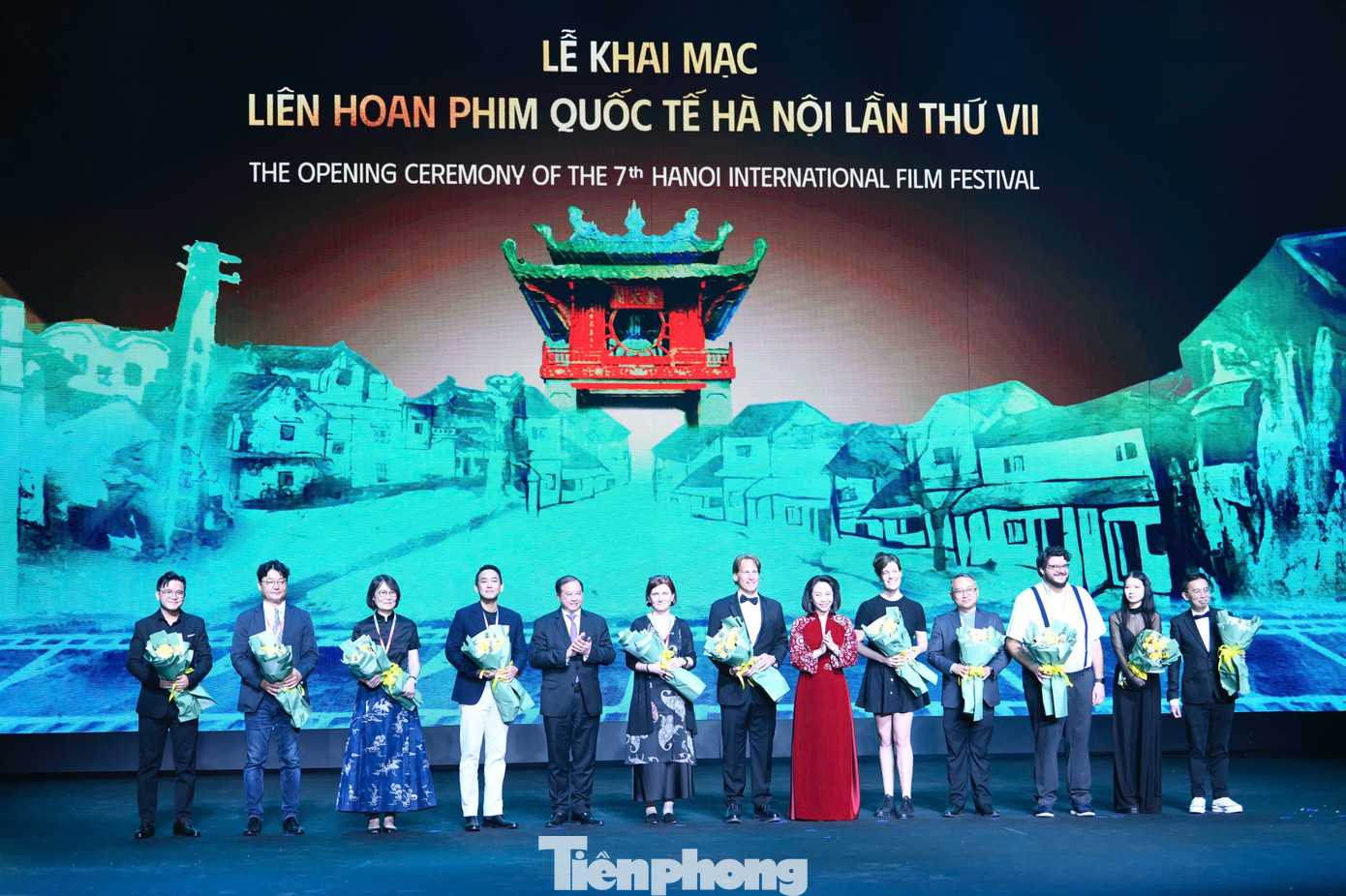 “Đây cũng là dịp để những nhà làm phim Việt Nam tiếp cận xu hướng và công nghệ làm phim tiên tiến, phục vụ việc sản xuất phim chất lượng cao. Bên cạnh hoạt động chiếu phim, hội thảo, chợ dự án góp phần cung cấp nguồn nhân lực chất lượng cao cho ngành công nghiệp điện ảnh Việt Nam”, Thứ trưởng Bộ VHTTDL nêu.