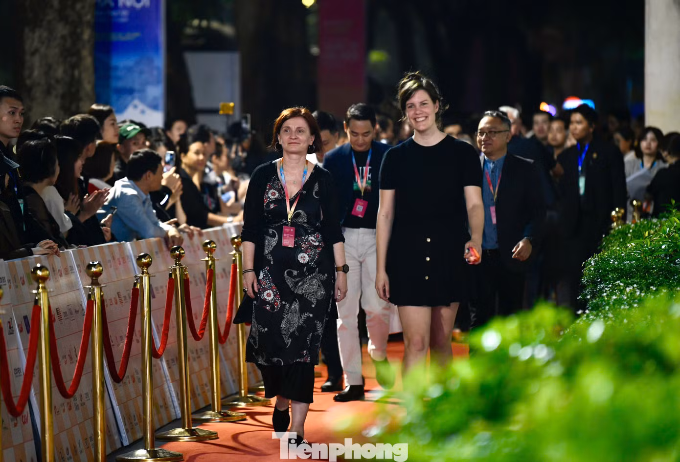 Ngoài những nghệ sĩ, thành viên đoàn làm phim Việt Nam, HANIFF 2024 quy tụ dàn giám khảo quyền lực và thành viên các đoàn làm phim quốc tế. LHP là cơ hội để giới thiệu Việt Nam như một điểm đến hấp dẫn cho các đoàn làm phim quốc tế với những bối cảnh quay độc đáo, đặc sắc.