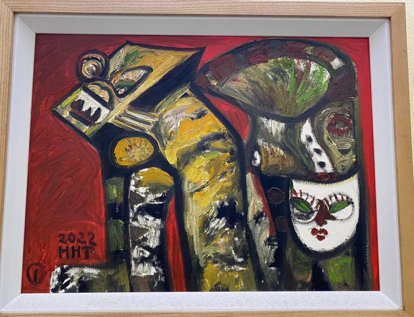 Những tác phẩm hội họa do NSND Hoàng Hà Tùng sáng tác được treo tại nhà NSƯT Chiều Xuân.