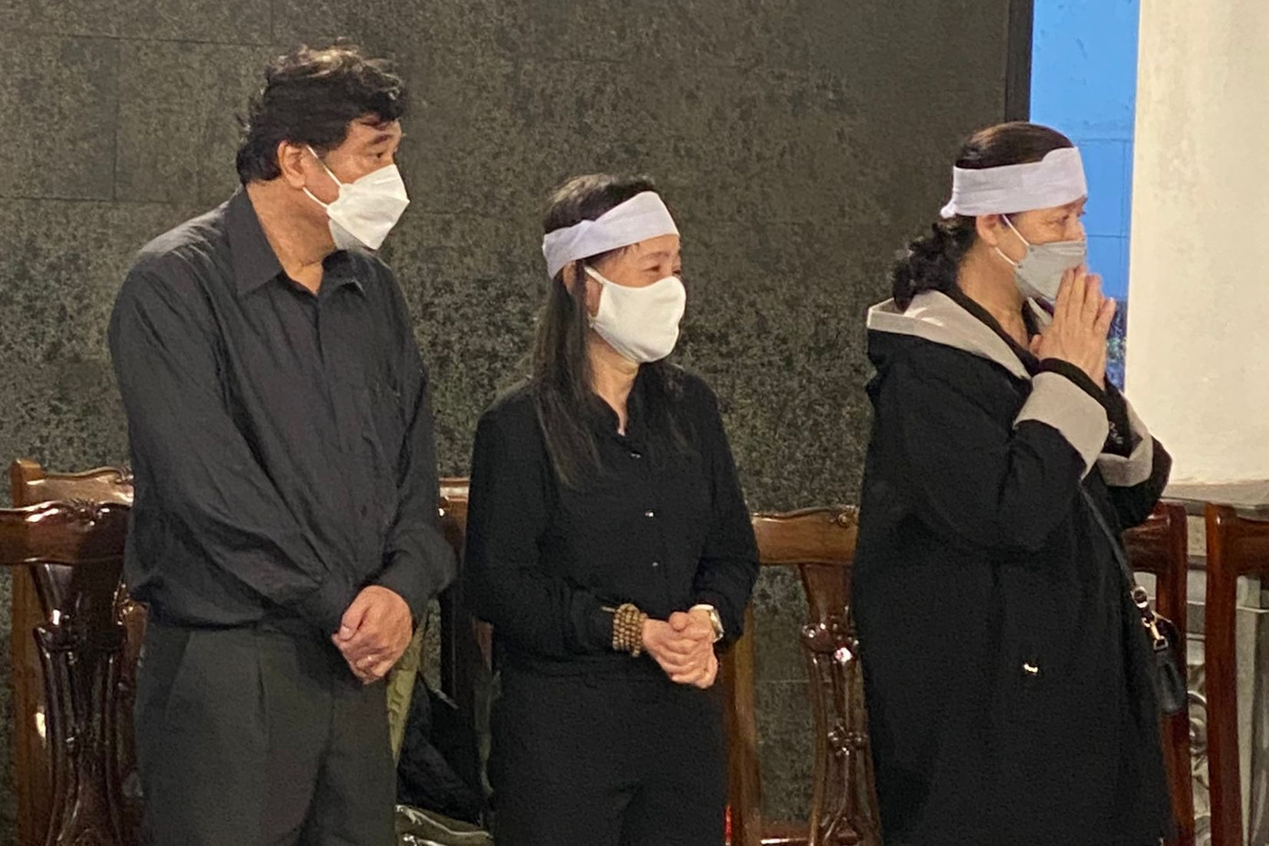 Diễn viên Mạnh Cường (trái) có mặt tại Nhà tang lễ Bệnh viện 354 để tiễn biệt á hậu Thu Mai. Diễn viên Mạnh Cường (trái) có mặt tại Nhà tang lễ Bệnh viện 354 để tiễn biệt á hậu Thu Mai.