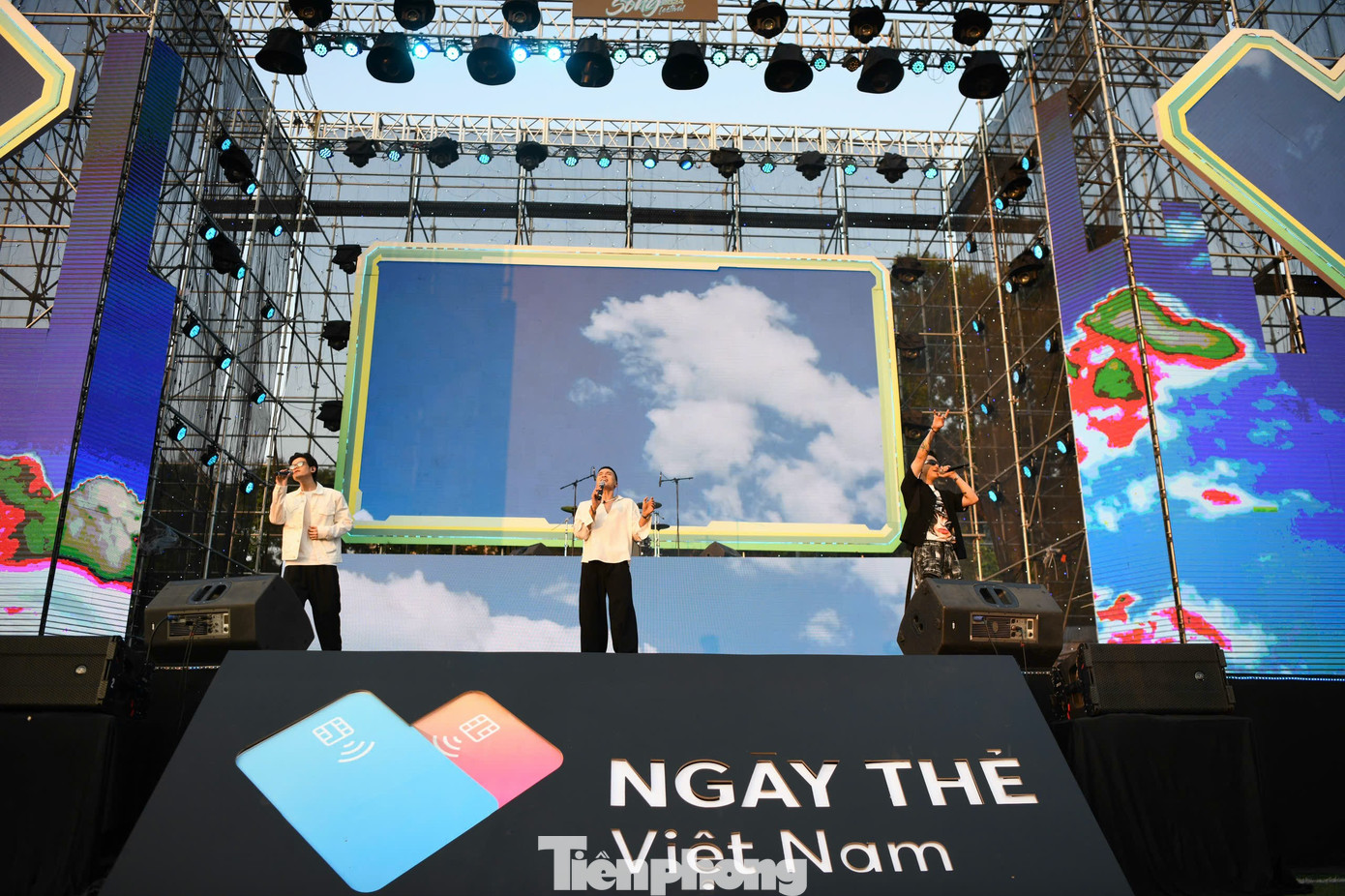 Đây là lần thứ hai nhóm nhạc Da LAB đồng hành với Ngày Thẻ Việt Nam.