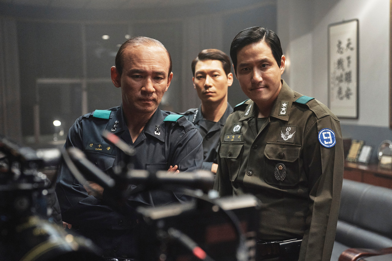 Mùa xuân ở Seoul tái hiện cuộc đối đầu đầy căng thẳng giữa quân bạo động và lực lượng trấn áp trong suốt 9 tiếng đồng hồ.