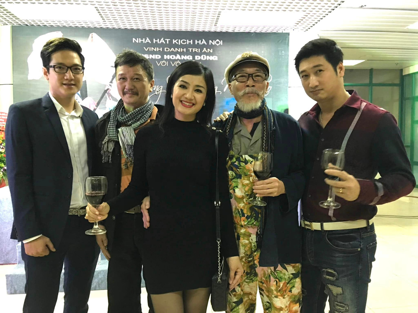 NSND Thu Hà thương tiếc khi NSND Hoàng Hà Tùng rời cõi tạm.