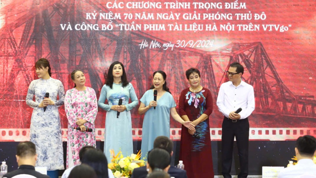 Các nghệ sĩ nổi tiếng chia sẻ về những ký ức gắn liền với Thủ đô Hà Nội.