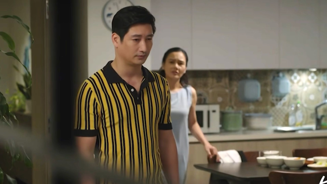 Thuận liên tục tra hỏi khiến Khang khó chịu, nặng lời với vợ.