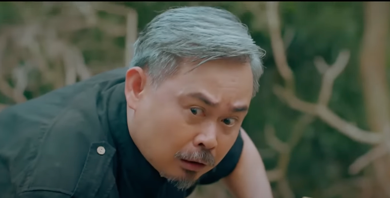 Hồng suýt chết dưới kiếm của Quân "già".