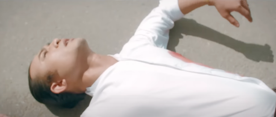 Đến cuối cùng, Hồng không thể có hạnh phúc cho riêng mình.