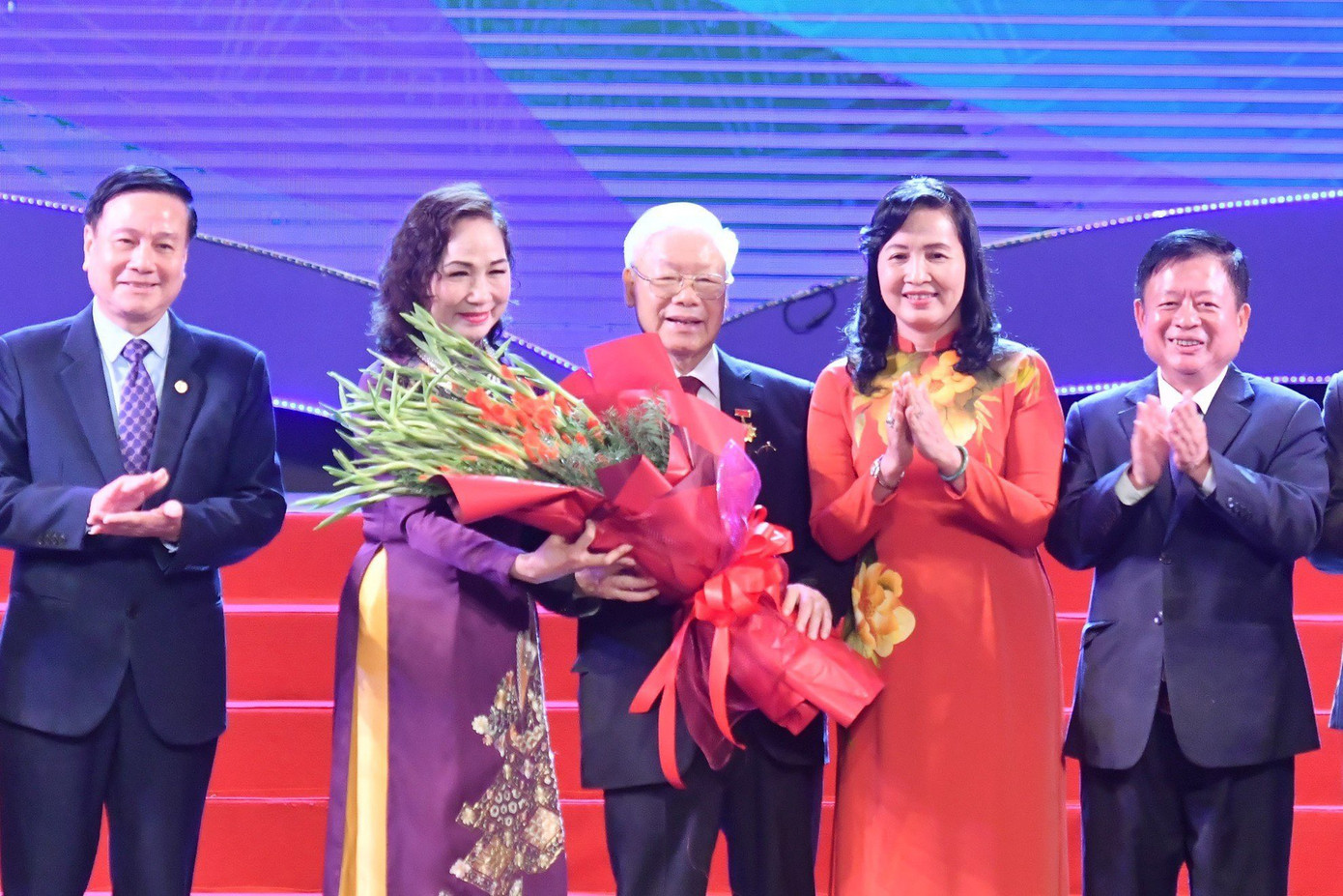 Tại Lễ kỷ niệm 75 năm Ngày thành lập Liên hiệp các Hội Văn học nghệ thuật Việt Nam (2023), Tổng Bí thư Nguyễn Phú Trọng được trao Kỷ niệm chương Vì sự nghiệp Văn học nghệ thuật Việt Nam.