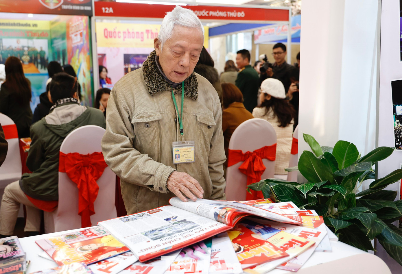 Ngoài hoạt động trưng bày, trao đổi nghiệp vụ giữa các cơ quan báo chí còn tổng kết, trao Giải thưởng báo chí Ngô Tất Tố năm 2023. Ban tổ chức cũng chấm điểm các gian, ấn phẩm báo Xuân, báo Tết phục vụ người dân và giao lưu với bạn đọc, bạn xem truyền hình....