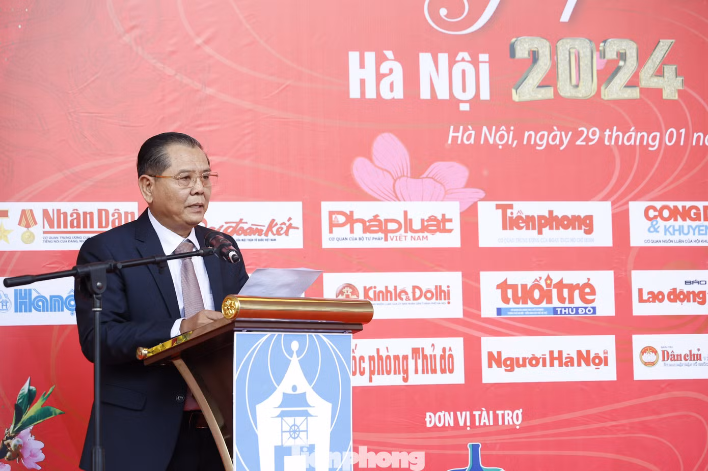 Phát biểu tại lễ khai mạc, ông Tô Quang Phán - Chủ tịch Hội Nhà báo TP. Hà Nội - khẳng định năm 2023 ngành báo chí Thủ đô đã chủ động khắc phục khó khăn, hoàn thành tốt nhiệm vụ chính trị được giao. Nhiều cơ quan báo chí thành phố đã tập trung đẩy mạnh công tác chuyển đổi số và thu được kết quả rất đáng khích lệ, tự hào.