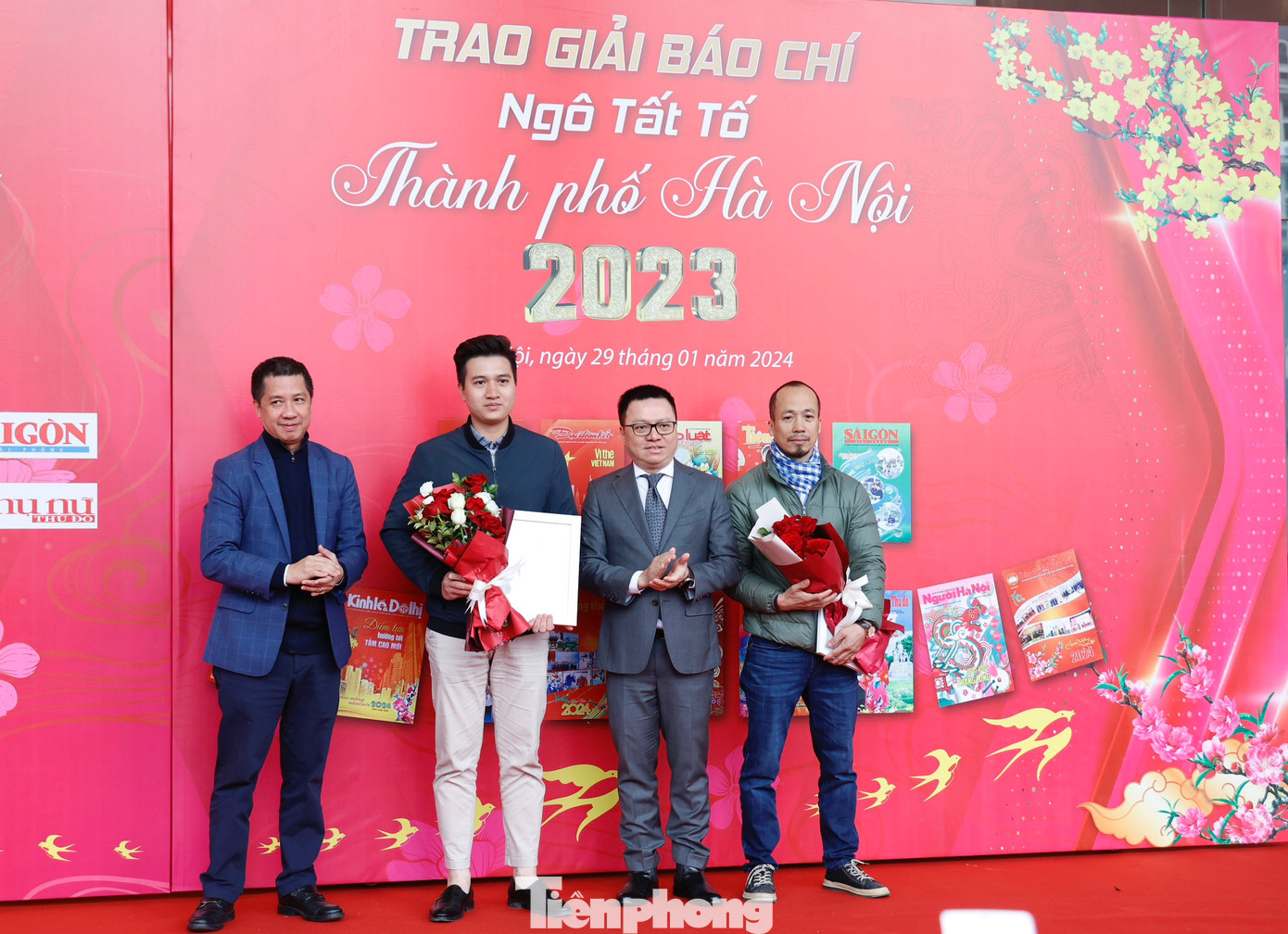 Năm 2023, từ 148 tác phẩm báo chí tham dự Giải thưởng báo chí Ngô Tất Tố, hội đồng giám khảo đã xem xét và lựa chọn ra 43 tác phẩm xuất sắc nhất để trao giải. Giải Đặc biệt được trao cho nhóm tác giả Hoàng Mạnh, Xuân Song, Thái Văn Trọng, Nguyễn Trung Dũng của Đài Phát thanh - Truyền hình Hà Nội với phóng sự truyền hình Điện đi những đâu?.