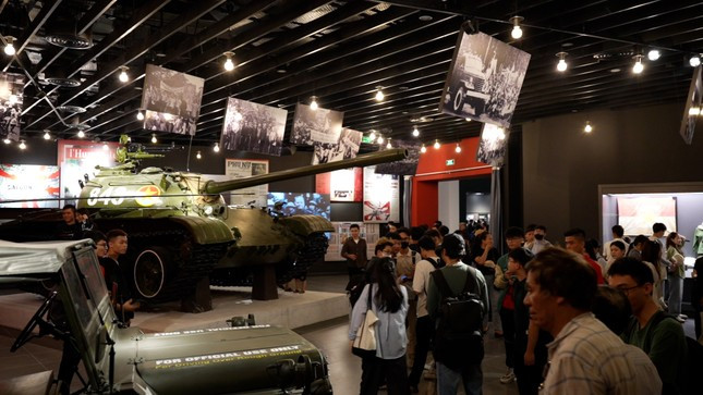 Bảo tàng Lịch sử quân sự Việt Nam hiện là một trong những điểm đến hấp dẫn nhất tại Thủ đô. Bảo tàng Lịch sử quân sự Việt Nam hiện là một trong những điểm đến hấp dẫn nhất tại Thủ đô.