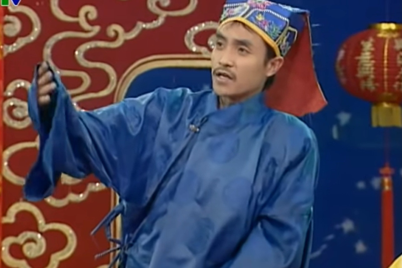 NSƯT Quốc Quân trở lại Táo Quân sau nhiều năm vắng bóng. NSƯT Quốc Quân trở lại Táo Quân sau nhiều năm vắng bóng.