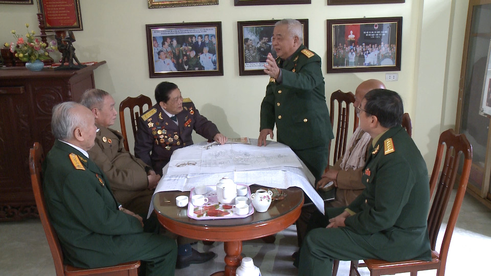 Phim Chuyện những người lính già là hồi ức của các cựu chiến binh trực tiếp tham gia chiến dịch Điện Biên Phủ.