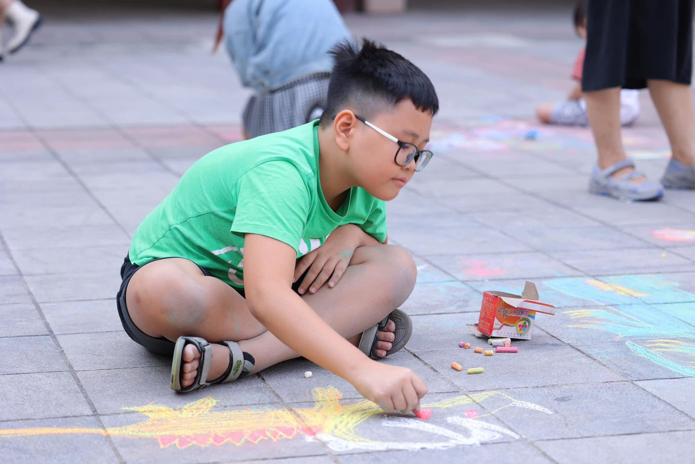 Các hoạt động nằm trong khuôn khổ lễ hội thiết kế sáng tạo tại Cung thiếu nhi Hà Nội những ngày qua đã thu hút sự tham gia của nhiều nghệ sĩ trẻ với các tác phẩm sáng tạo, kết hợp giữa truyền thống và hiện đại.